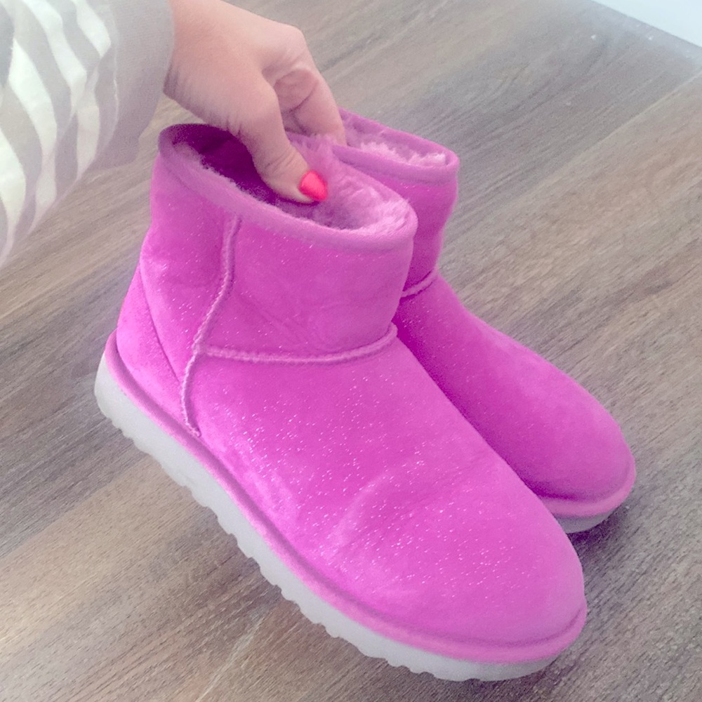 Like NEW UGGS!